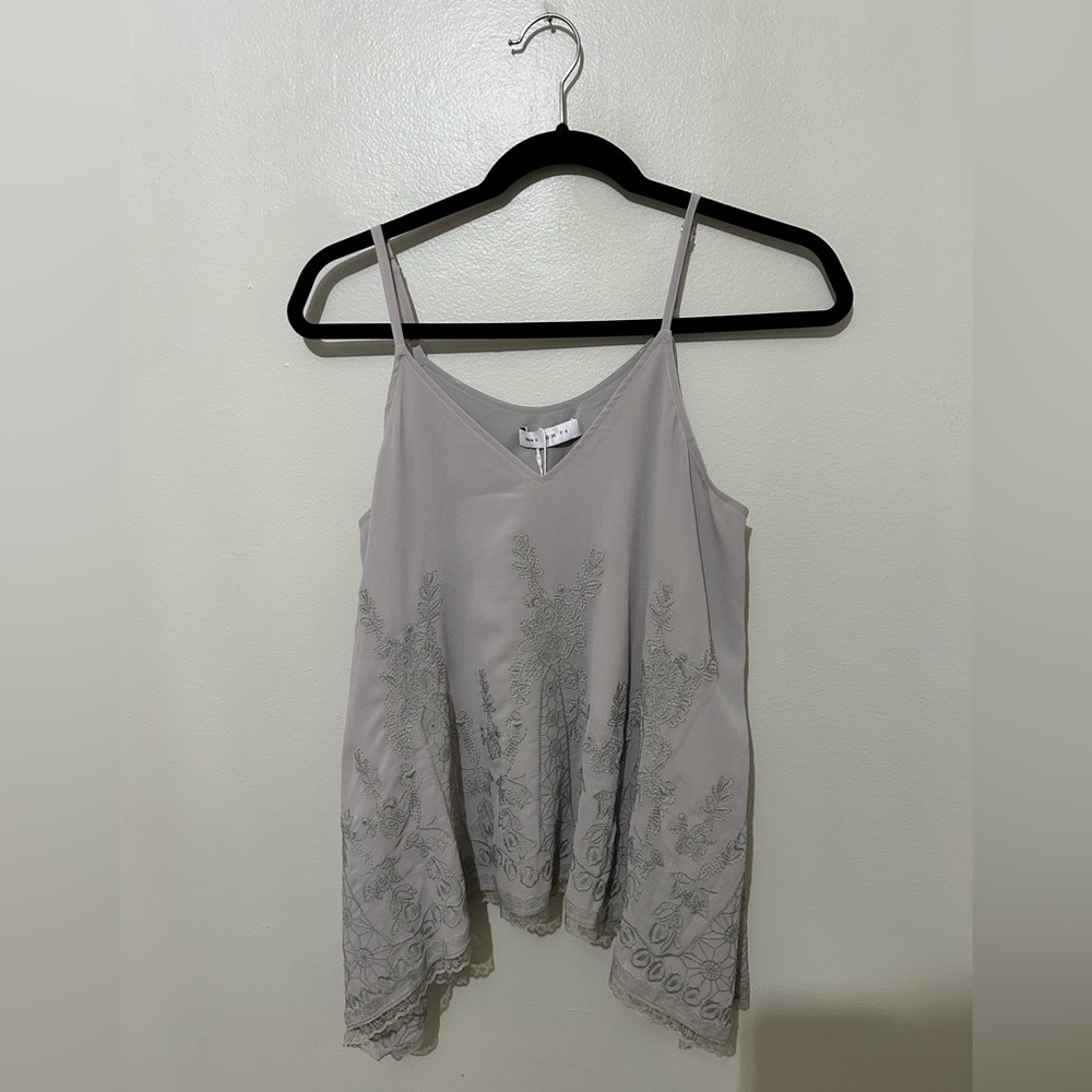 TENDENCY | Elegant Embroidered Flowy Sleeveless Top, Size Small